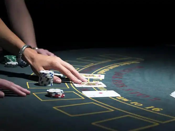 Online Slot Reels နှင့် Free Spin Feature ဆုကစားနည်း